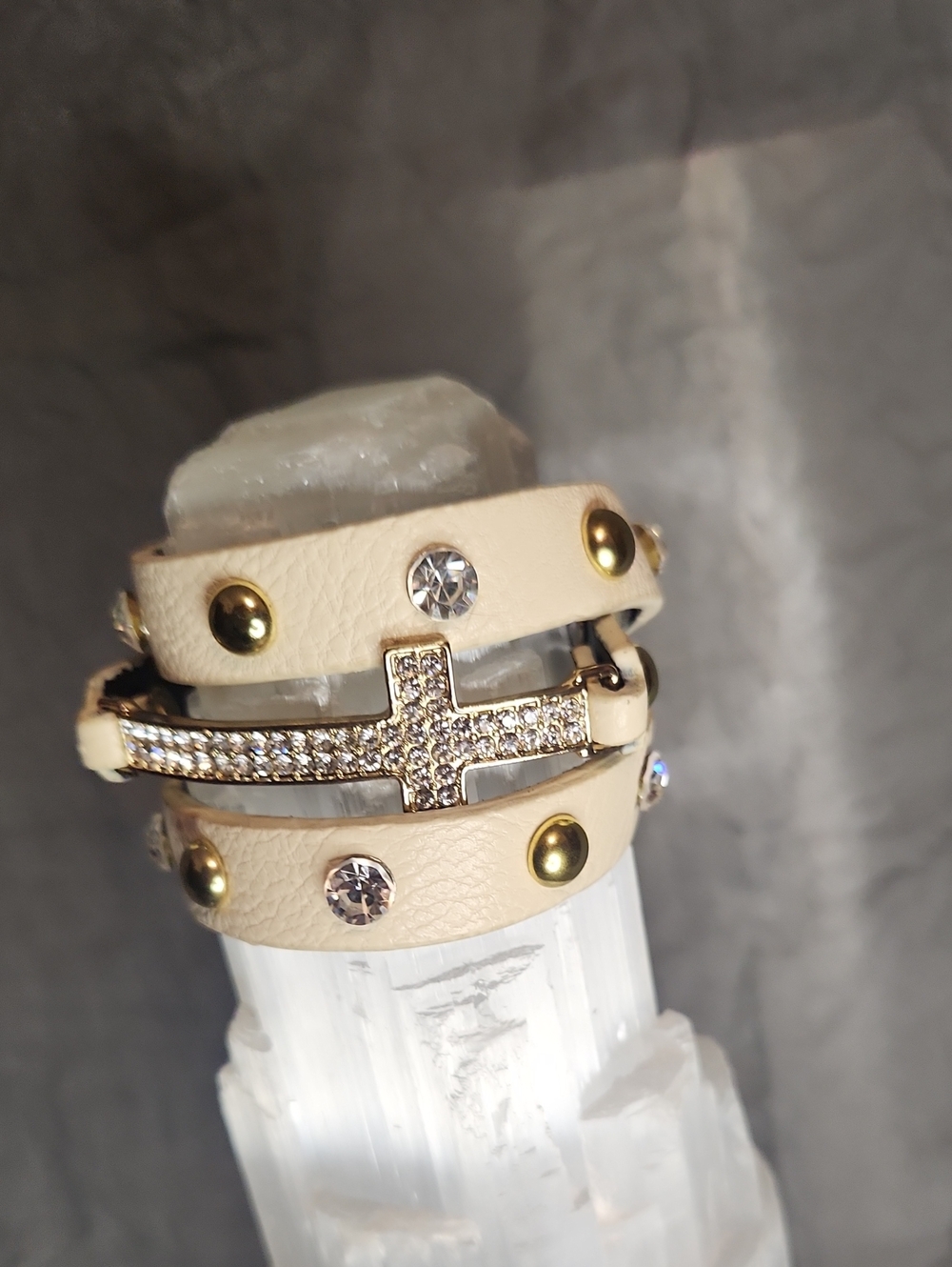 Triple Bracelet Cross Gemstones Cream